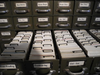 Bild der Zettelkataloge im Lesesaal der WKW-Bibliothek